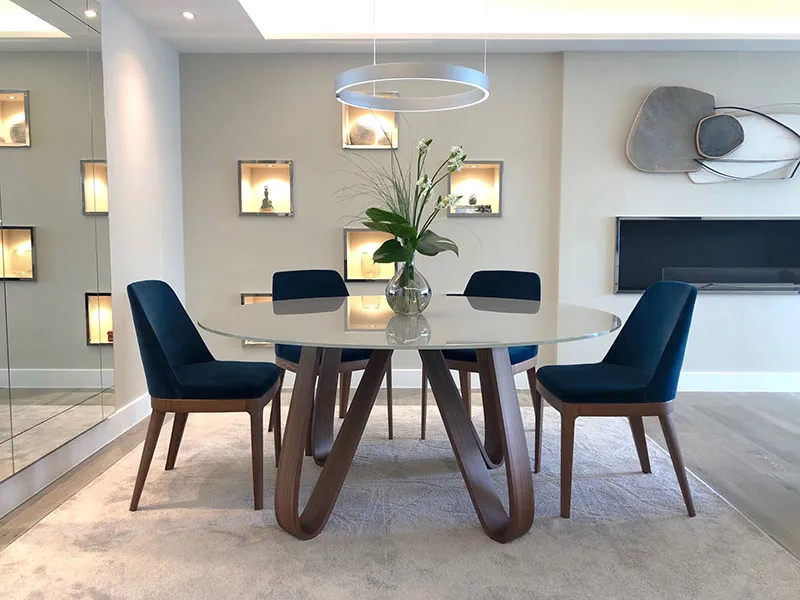 Proyecto de Reforma Integral en Madrid: Salón con Mesa a Medida